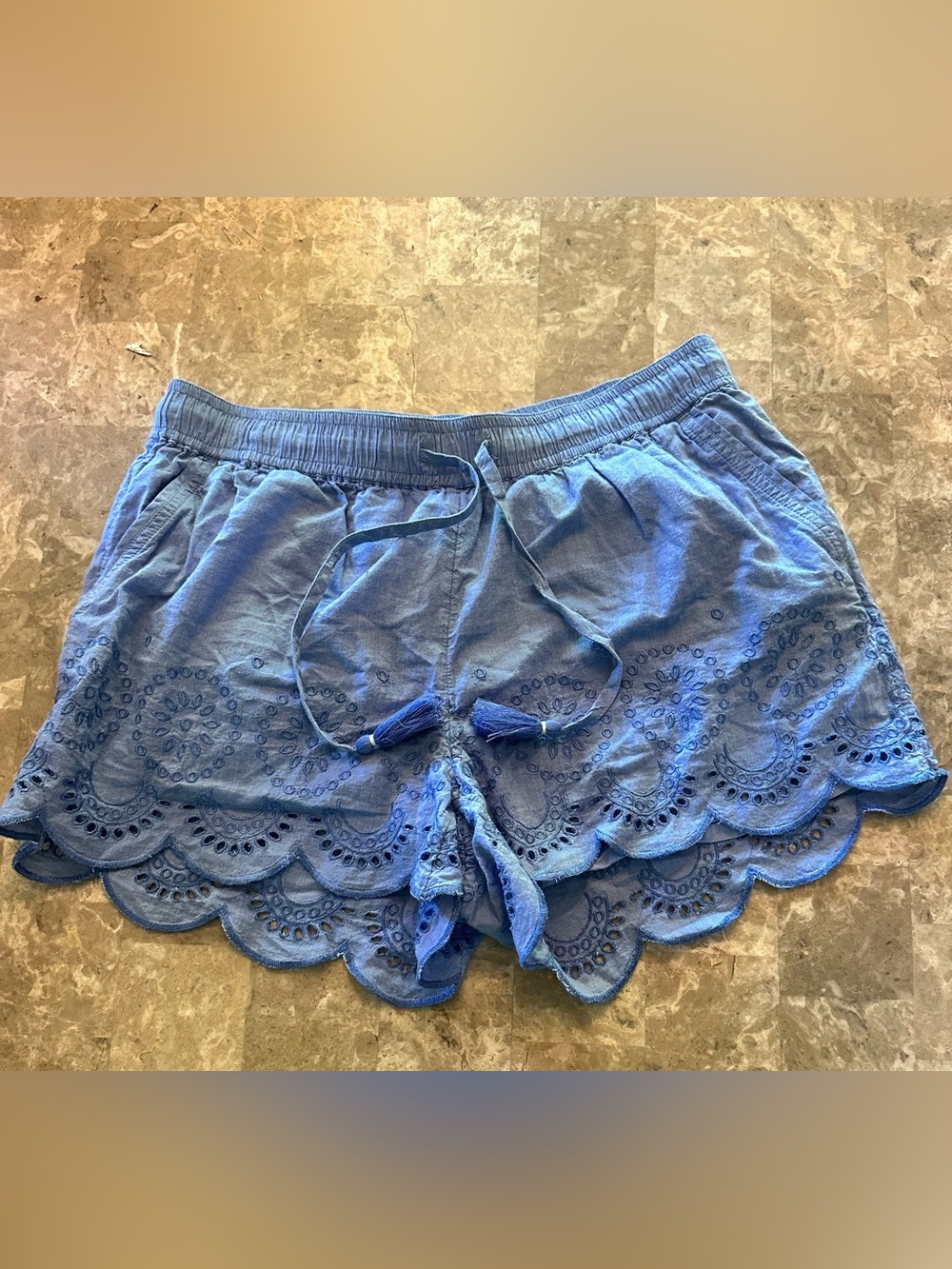 Vineyard Vines Eyelet Pull on Womens Size Medium Blue Scalloped Hem